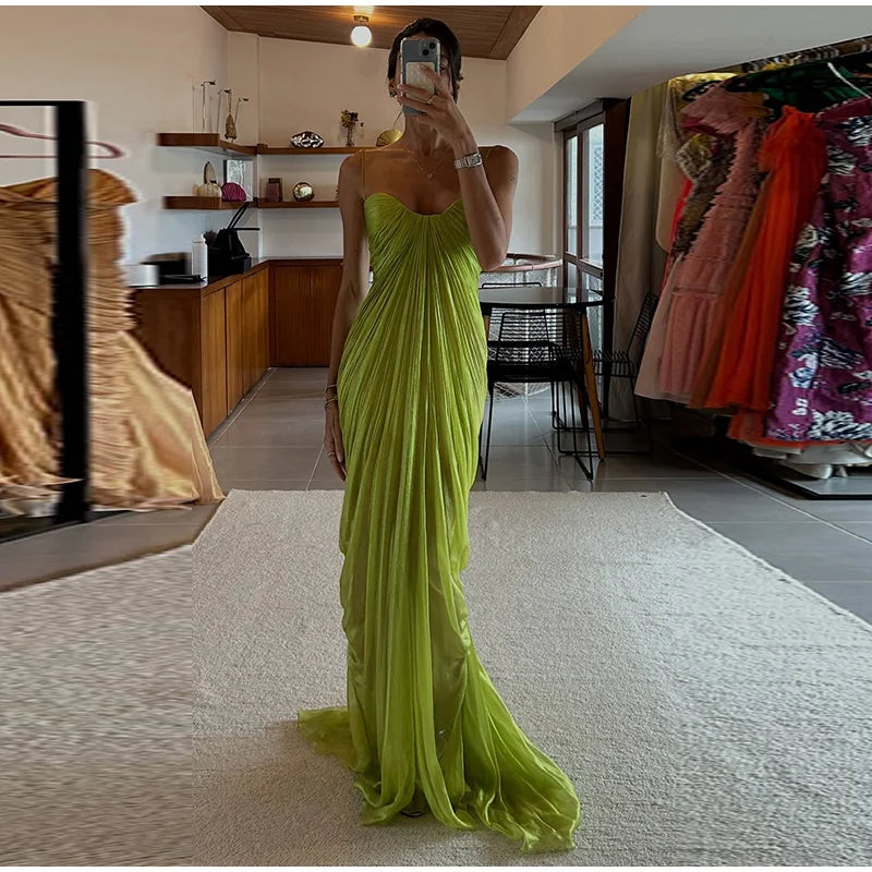 Vestidos de fiesta plisados ​​verdes 2026, nuevos vestidos de verano para mujer, sexys, sin hombros, sin espalda, con tirantes, vestidos largos lisos para mujer