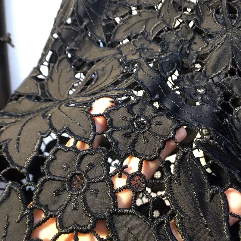 Jean en dentelle ajourée européenne 2025 pour femme, été, nouveau pantalon en denim noir à dentelle, perles industrielles lourdes, empiècements en denim à motif diamant, crochet