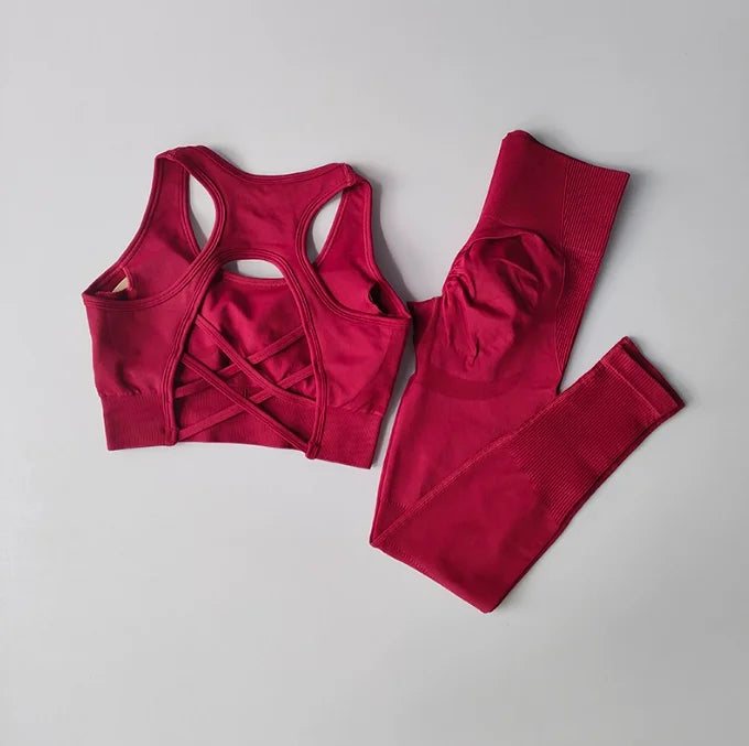 Ensemble de sport sans coutures pour femme : pantalon de yoga taille haute et brassière de sport avec coussinets amovibles pour un effet push-up fessier, idéal pour la course et l'entraînement.
