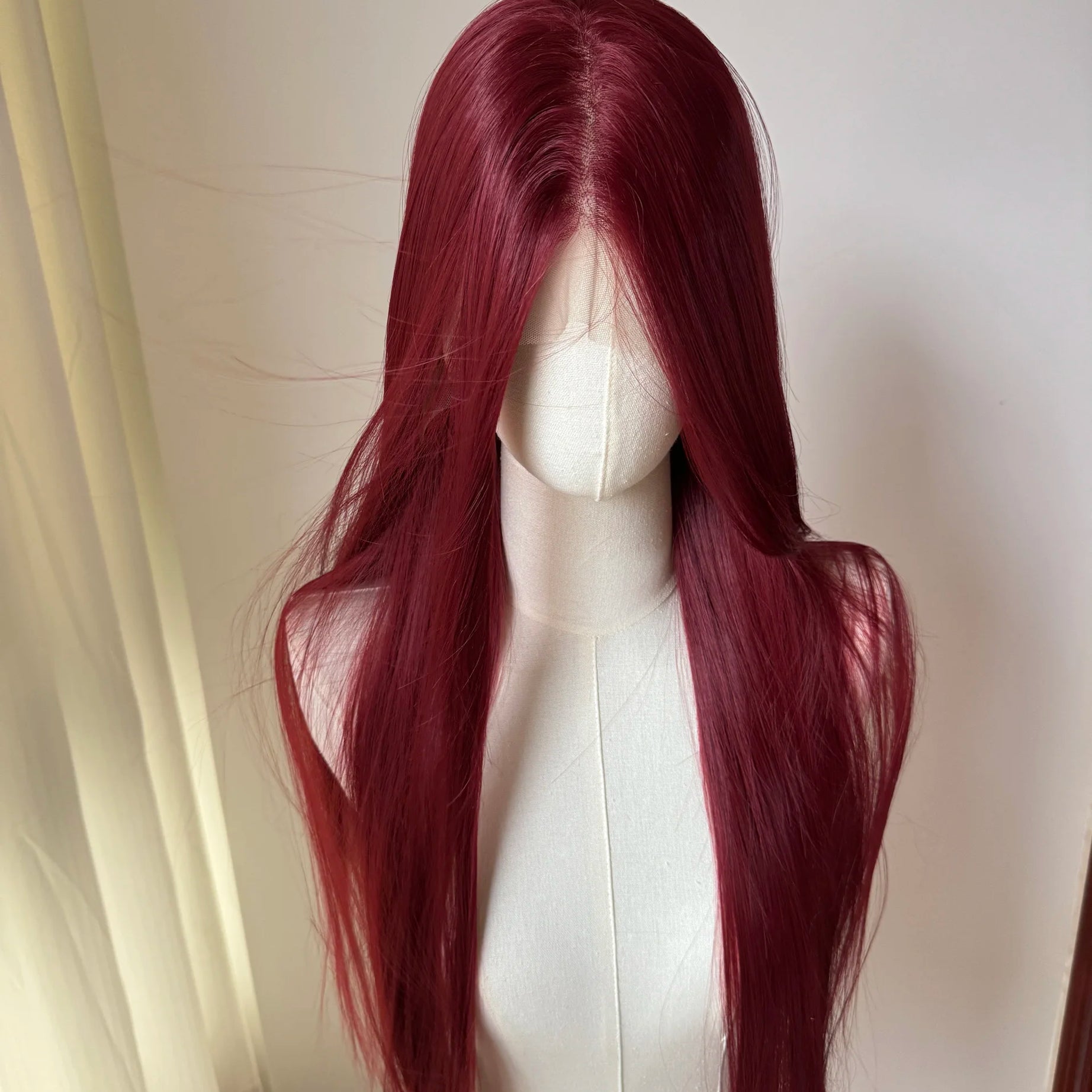 Perruque rose clair pour femme, perruque frontale en dentelle 13x4, 66 cm de long, lisse, en fibres synthétiques douces et naturelles résistantes à la chaleur, perruque cosplay