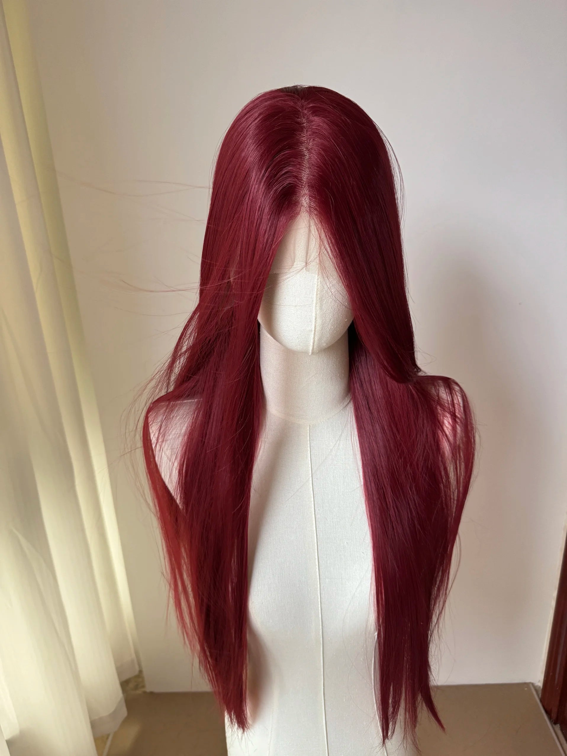 Perruque rose clair pour femme, perruque frontale en dentelle 13x4, 66 cm de long, lisse, en fibres synthétiques douces et naturelles résistantes à la chaleur, perruque cosplay