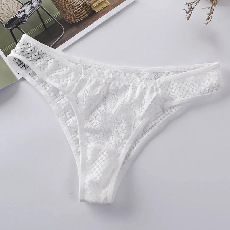 TERMEZY Culotte en dentelle sexy pour femme, taille basse, sous-vêtement transparent, string uni, lingerie douce et séduisante
