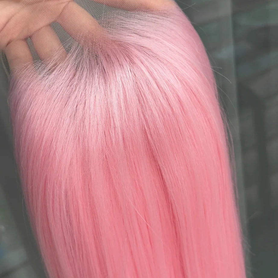 Perruque rose clair pour femme, perruque frontale en dentelle 13x4, 66 cm de long, lisse, en fibres synthétiques douces et naturelles résistantes à la chaleur, perruque cosplay