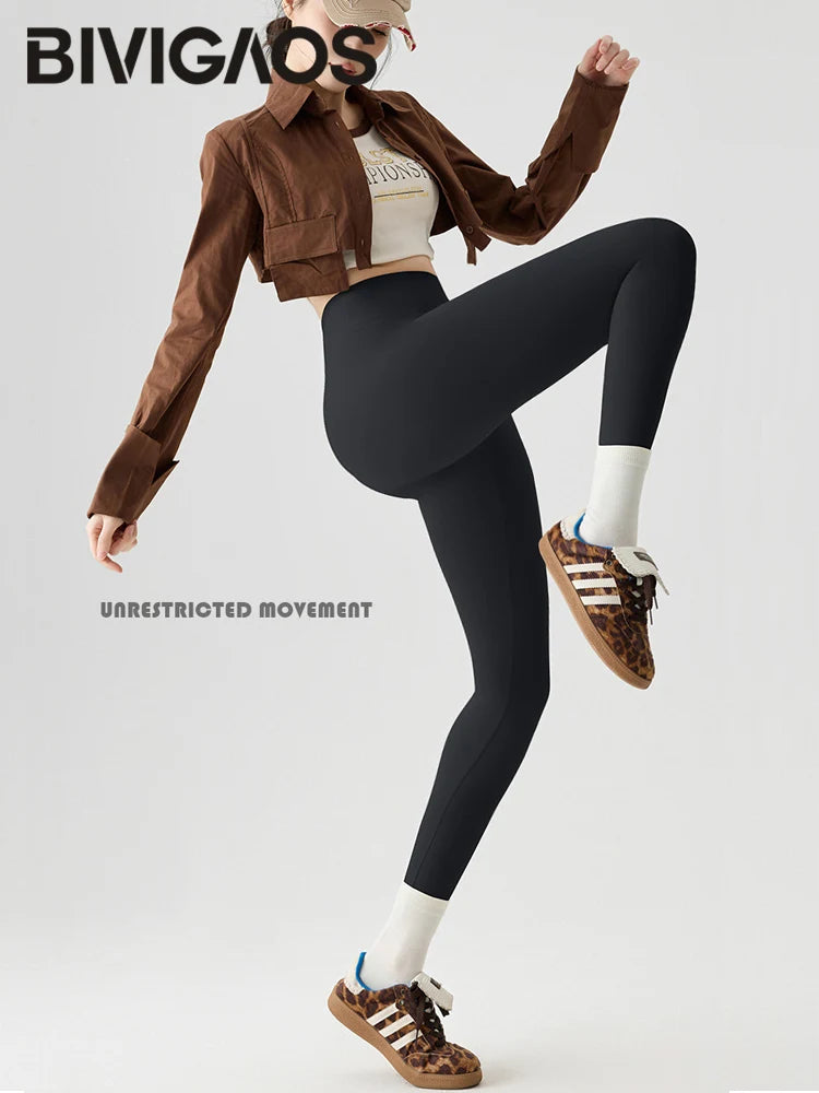 Leggings de sport et de fitness BIVIGAOS Printemps-Été, colorés, sans coutures, effet peau de requin, fins, élastiques et moulants.