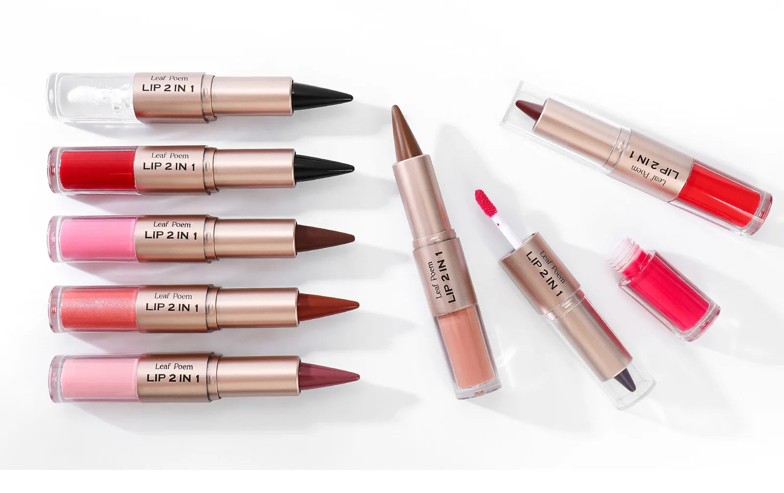 Crayon contour des lèvres noir et marron effilé, double embout miroir, effet repulpant, gloss cristal, maquillage pour des lèvres rouges sexy