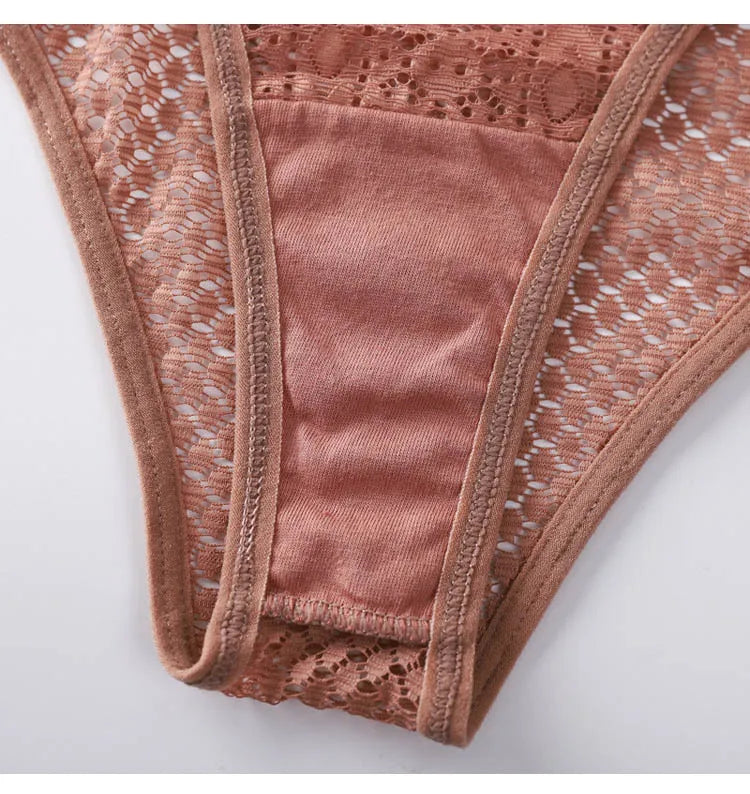 TERMEZY Culotte en dentelle sexy pour femme, taille basse, sous-vêtement transparent, string uni, lingerie douce et séduisante