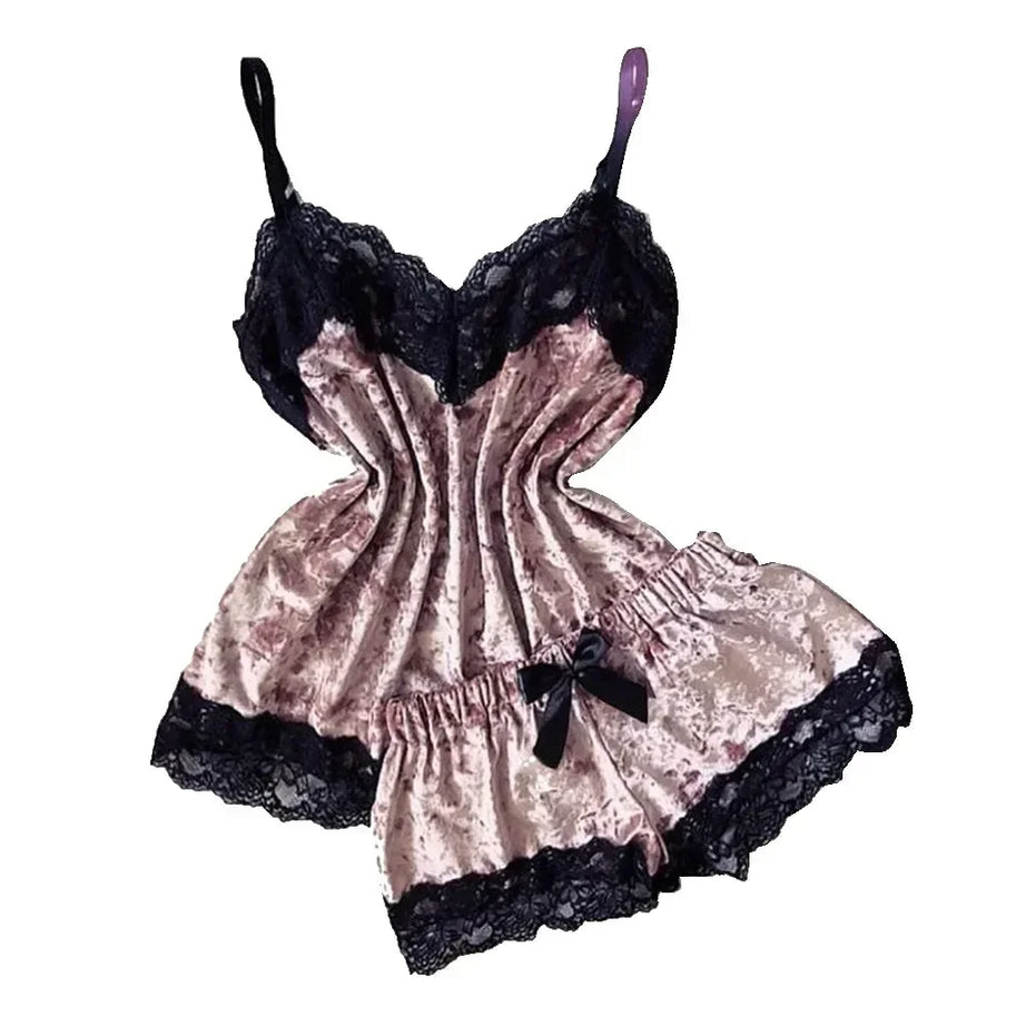 Ensemble de pyjama d'été en dentelle et satin sexy pour femme, composé d'un haut court et d'un short. Vêtement d'intérieur et de détente.