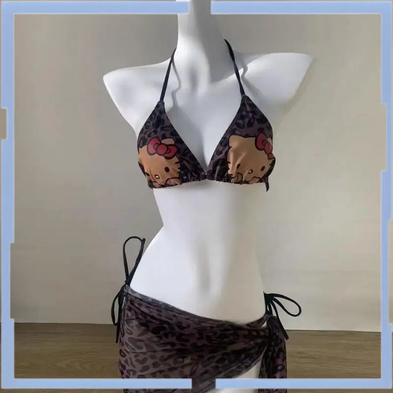 Maillot de bain Hello Kitty Sanrio imprimé léopard, 3 pièces, mignon, dos nu, pour les vacances, idéal pour les petites filles.