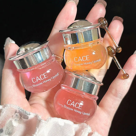 Baume à lèvres CACE au miel et aux fleurs de cerisier — Hydratation intense et repulpante, fini brillant riche en eau, non collant,