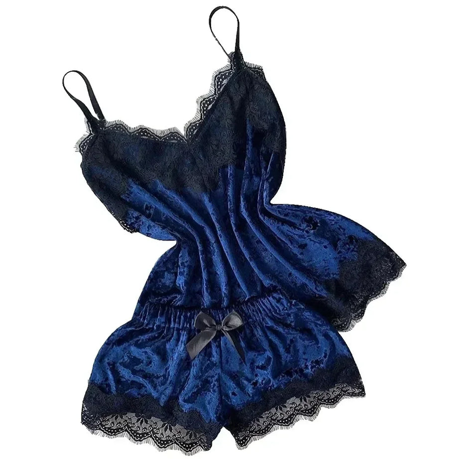 Ensemble de pyjama d'été en dentelle et satin sexy pour femme, composé d'un haut court et d'un short. Vêtement d'intérieur et de détente.