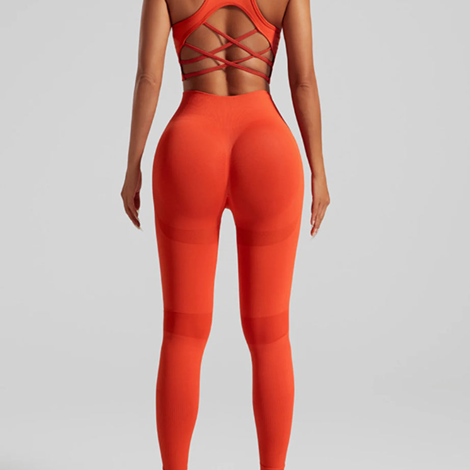Ensemble de sport sans coutures pour femme : pantalon de yoga taille haute et brassière de sport avec coussinets amovibles pour un effet push-up fessier, idéal pour la course et l'entraînement.
