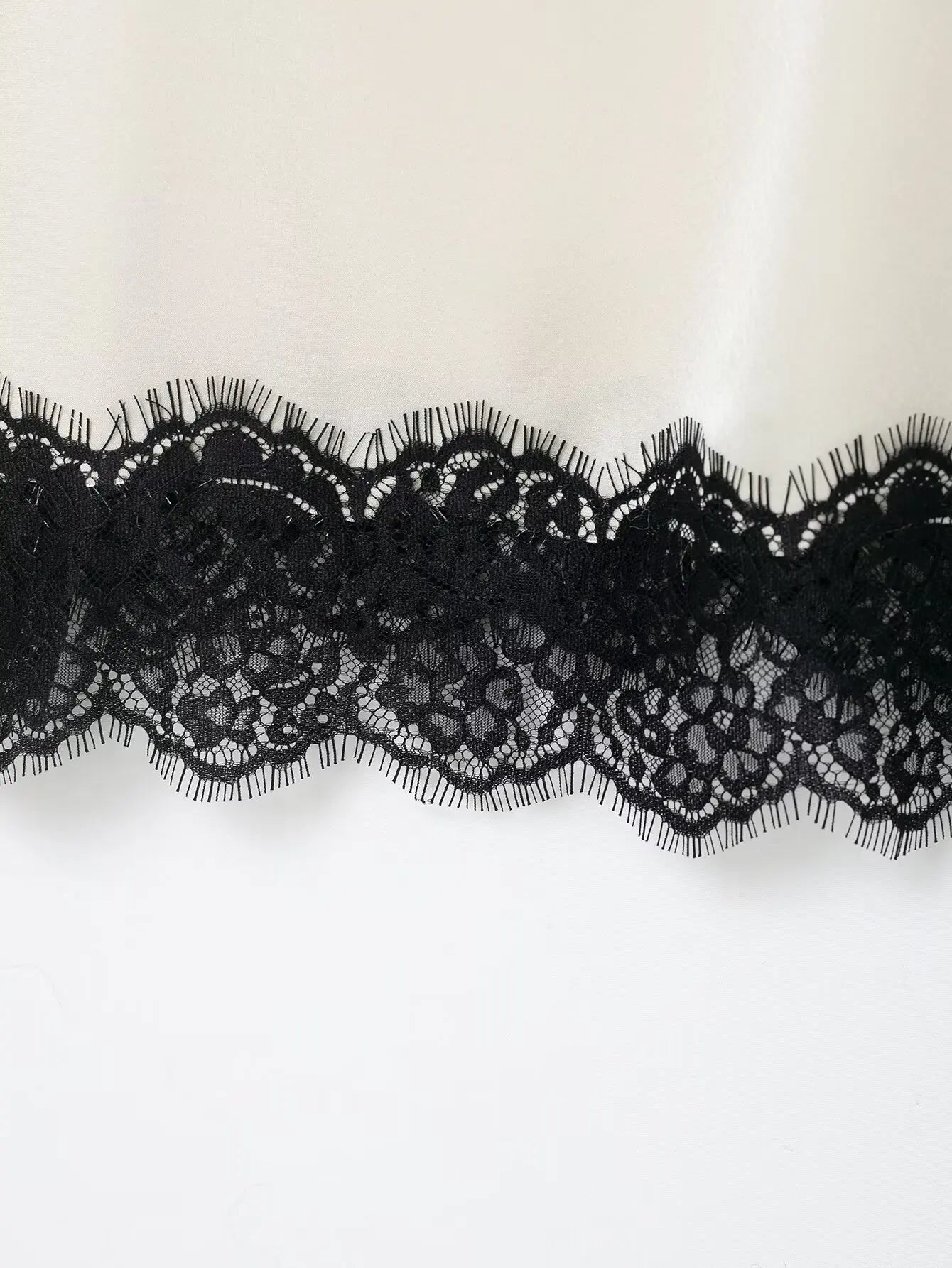 Chemisier à bretelles en satin doux et dentelle sexy Zevity 2026 pour femme, style décontracté, idéal pour les soirées et les clubs (LS9477)