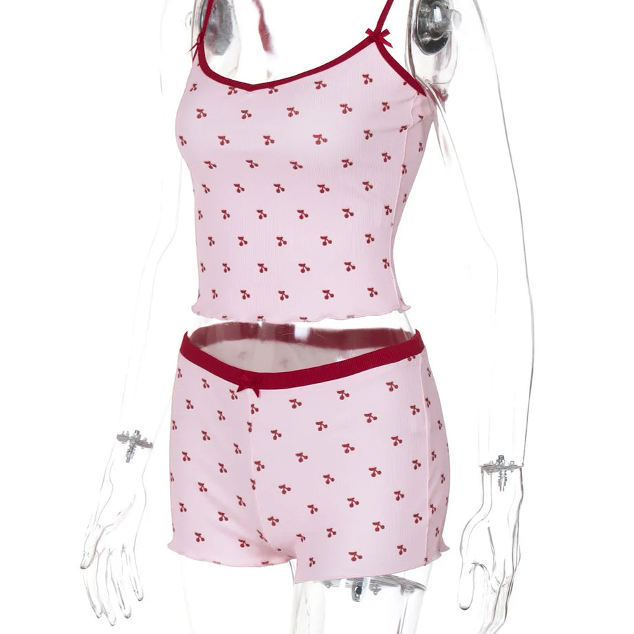Ensemble pyjama 2 pièces Kawaii pour femme, débardeur sans manches et short à imprimé cerises, vêtement de nuit doux et confortable.