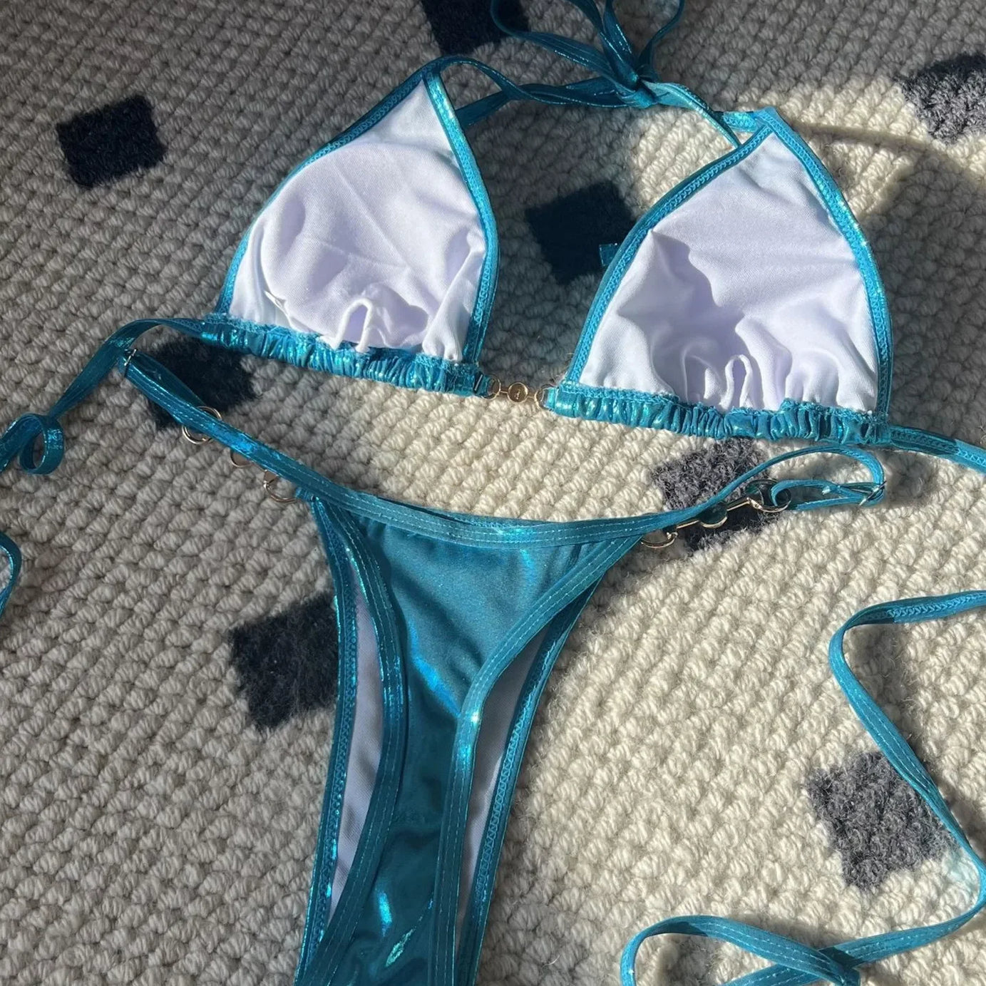 Micro bikini rose brillant 2025 Femme Sexy PU Perles Push-up String Maillot de bain été Maillot de bain bandage vacances