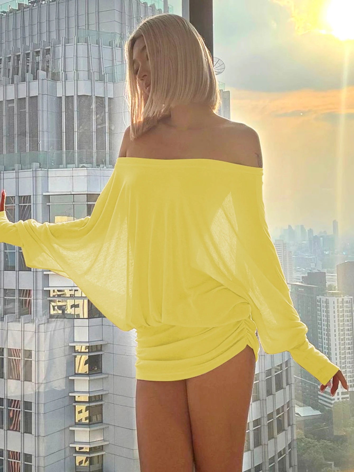 Robe mini Dulzura à épaules dénudées et manches longues, ornée de patchwork froncé, pour femme, tenue sexy, élégante et décontractée idéale pour les soirées et les clubs, printemps-été.