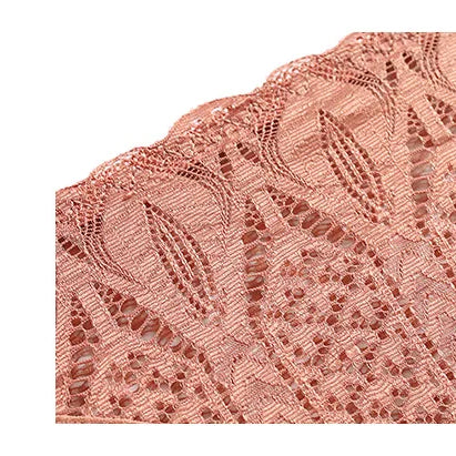Culottes transparentes en dentelle sexy, taille basse, sans coutures, style culotte à crochets. Lingerie féminine.