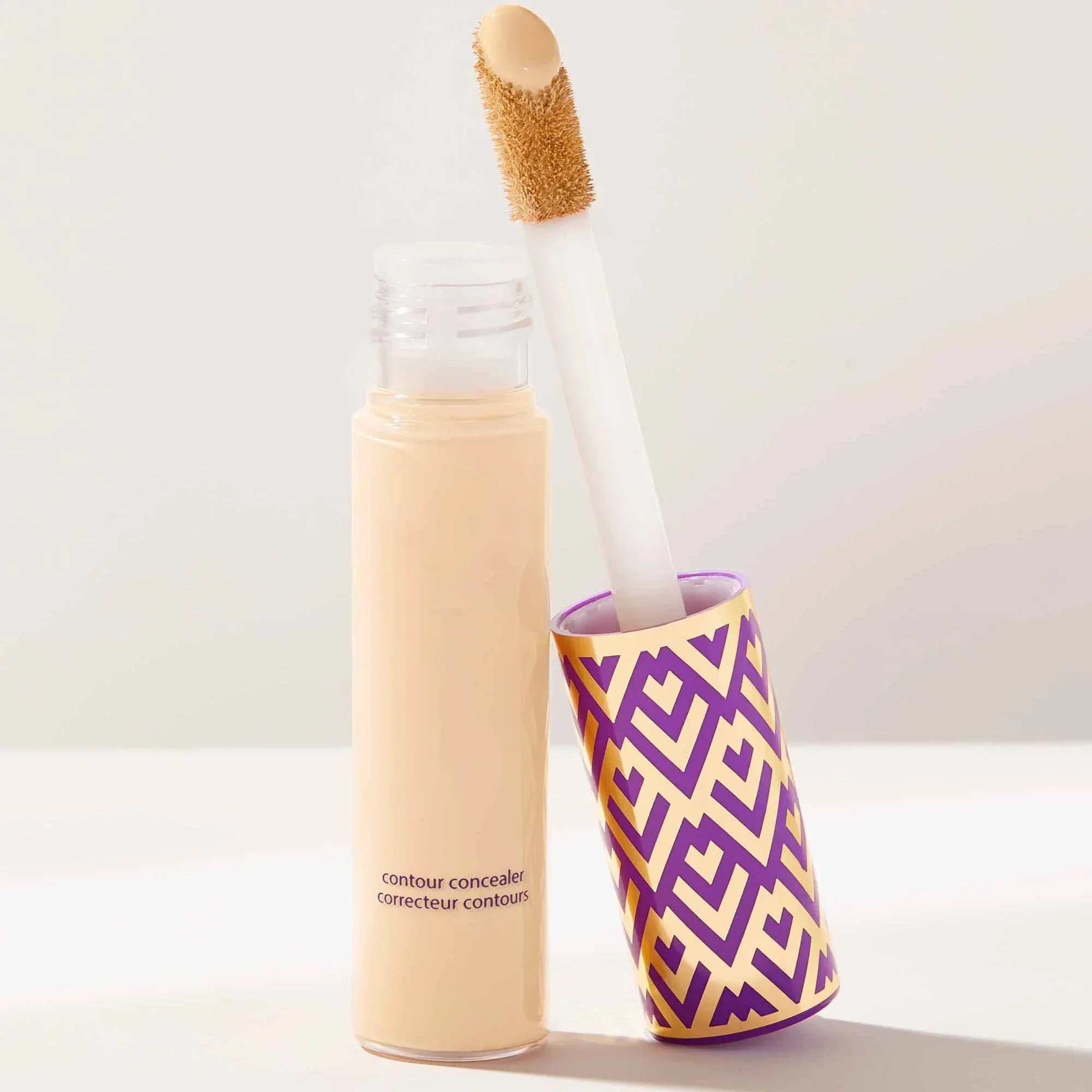 Fond de teint liquide correcteur crème de base waterproof matifiant camoufle cernes, imperfections, marques d'acné et taches.